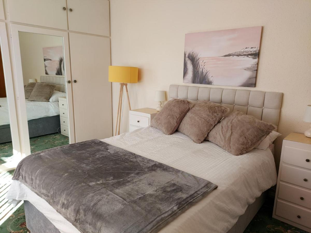 The Hermitage Private Detached Bungalow Villa Rhyl Esterno foto