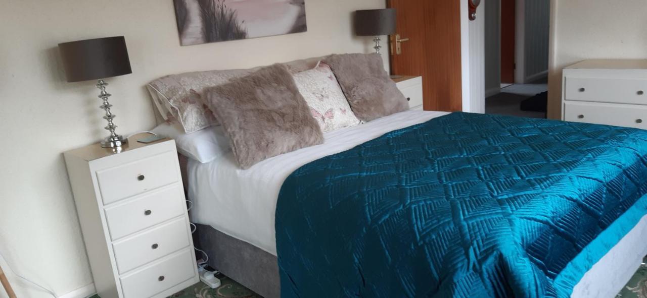 The Hermitage Private Detached Bungalow Villa Rhyl Esterno foto