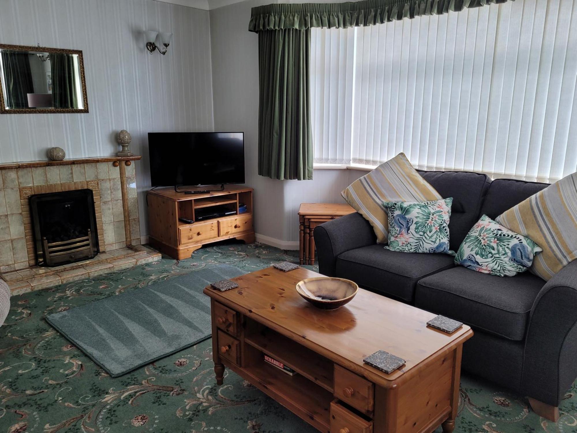 The Hermitage Private Detached Bungalow Villa Rhyl Esterno foto